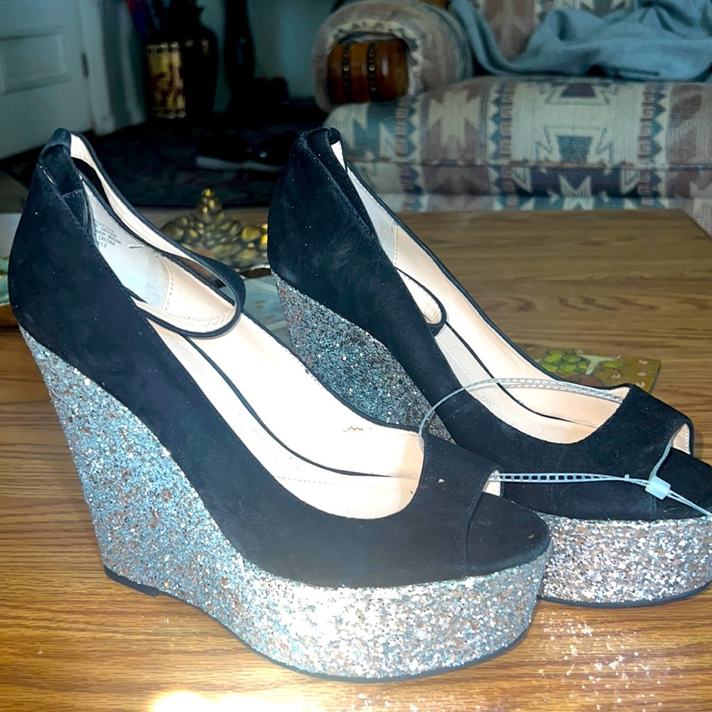 Boutique 9 Wedges Size 8